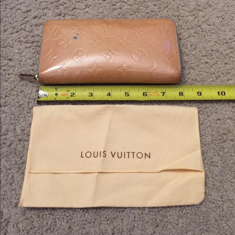 Louis Vuitton Zipper Wallet